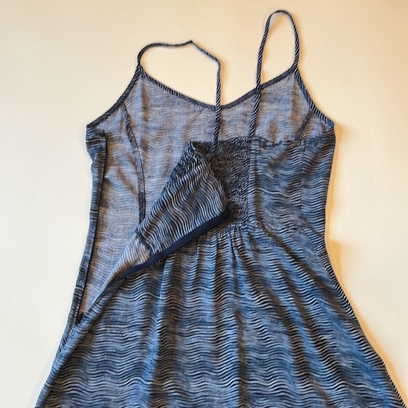 Old Navy Blue Wavy Stripe w Spaghetti Strap Midi Sun Dress Womens XS EUC - Picture 6 of 8